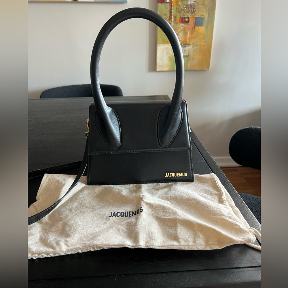 JACQUEMUS
Le Grand Chiquito Top-Handle Bag